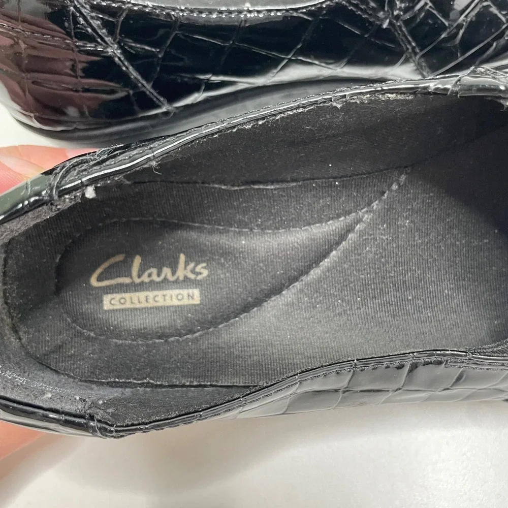 Clarks Collection Womens Black Croc Embossed Patent Wedge Slip On Loafers 8.5 M